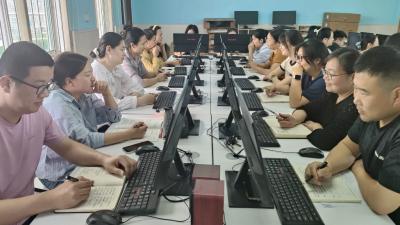 回龙中心小学开展“人工智能+教育”视频制作专题培训