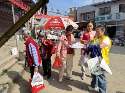 韩集乡：禁毒宣传进早市，法治护航伴同行
