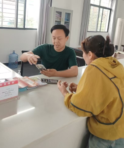 刘家隔镇：眼科义诊+社保便民 服务送到村民家门口