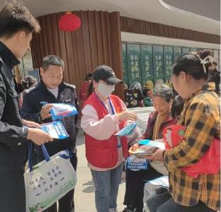 仙女山街道开展禁毒宣传，社工民警进广场、入社区