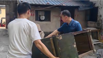 欢乐街社区开展危房封闭管控工作
