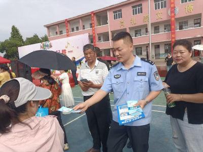 这份“六一安全大礼包”，里潭乡的孩子们收到了