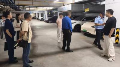 消防通道、飞线充电、停车难——仙人位社区现场办公解难题