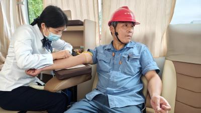48人献血1.5万毫升——刘家隔镇涌起生命暖流