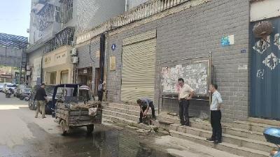 “堵心”化“舒心”，欢乐街社区快速疏通下水道解民忧