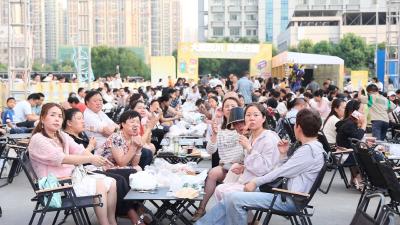 【视频】小龙虾消费季持续升温，精酿啤酒节点亮分会场