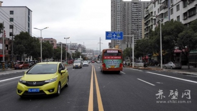 陆水湖大道北段改造工程完工实现双向通车