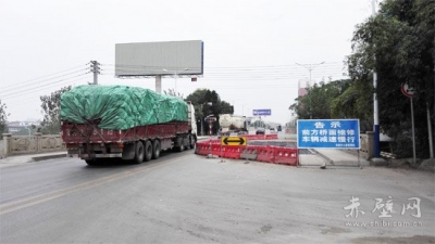 蒲洪线立交桥换梁维修 即将双向通车