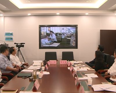赤壁市委常委会组织集中收看专题片《永远在路上》