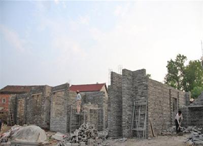 湖北省妇联抗灾救灾工作组调研指导赤壁灾后重建工作