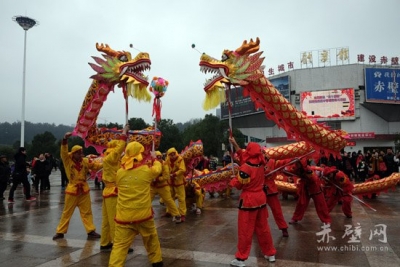 新春文化惠民 群众热闹迎新年
