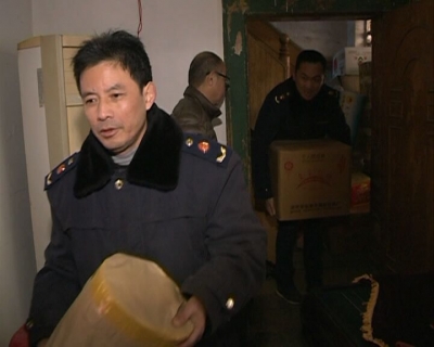 城区禁鞭力度不减　一门店私藏烟花爆竹被查
