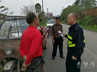 【城市管理在身边】一男子乱倒建筑垃圾被抓现行