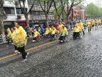 2017武汉马拉松精彩瞬间 跑步者雨中“战”汉马