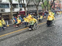 2017武汉马拉松精彩瞬间 跑步者雨中“战”汉马