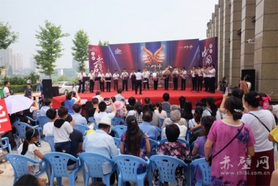 出彩赤壁人海选现场 群众歌舞曲艺大联欢