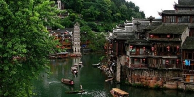 国庆长假期间回程票太紧张 不少旅客8日游缩水成6日游