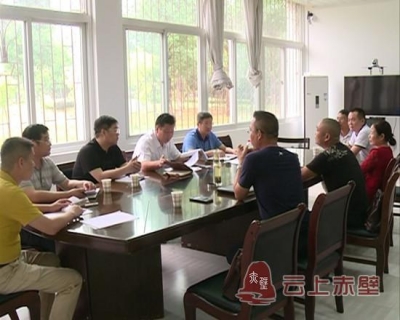 李朝曙在市信访局接待来访群众 及时回复群众诉求 切实维护群众利益