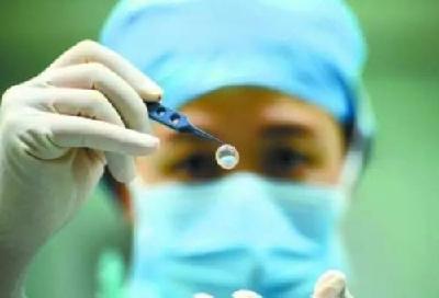 不到1个月少年等来角膜重见光明 武汉今年首次有了角膜库存