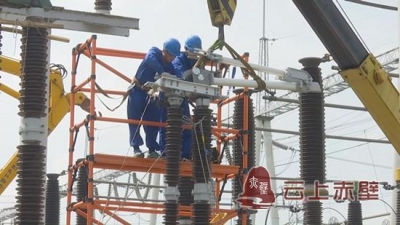 电力检修车“瘦身” “个头小”效率高