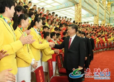 习近平汇聚“中国力量”