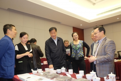 首届中国青（米）砖茶十大收藏产品及著名青（米）砖茶收藏产品品牌评选活动在我市举行