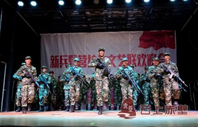 快讯|武警湖北总队新兵团官兵来赤壁进行野营拉练训练 