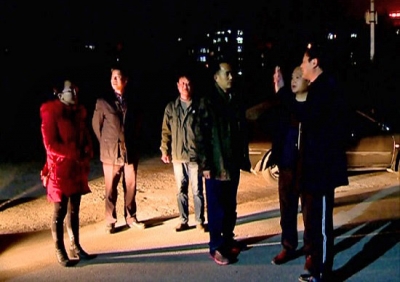 市政协领导夜间视察城区路灯运行情况