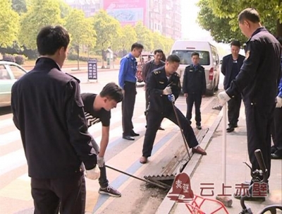 市城管执法局：强化“三车”整治 优化街道环境