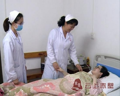 【十佳护士】陈玲：平凡的岗位 无私地奉献