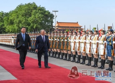 习近平同哈萨克斯坦总统纳扎尔巴耶夫举行会谈