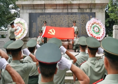 “八一”将至  赤壁消防到烈士陵园祭奠英烈