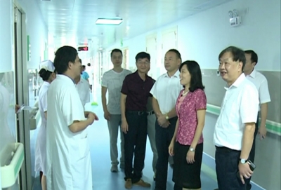 首个“中国医师节”将至 市领导慰问优秀医师代表