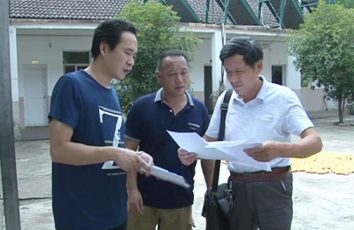 市供水总公司进村入户进行扫黑除恶宣传