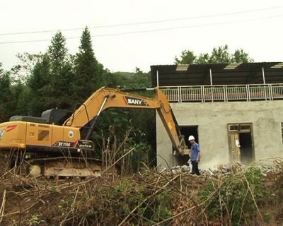 赤壁市专项整治生态新区红线范围拆除违法建设