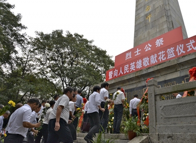 群众代表热议公祭先烈：致敬先烈 继承遗志