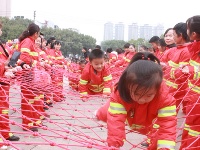 组图 | 亲子互动学消防