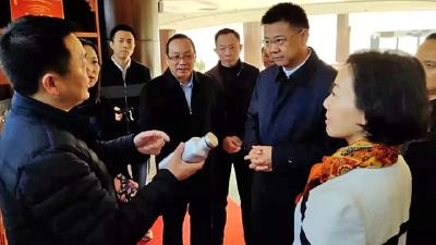 省商务厅厅长秦军来赤调研茶产业发展 创新制作工艺 延伸发展链条 促进赤壁茶产业高质量发展