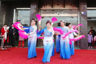 赤壁：诗韵诗情忆“红松”  载歌载舞抒“情怀”