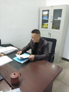 市环卫局党总支委员、副局长赵伟清