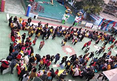 赤壁市直机关幼儿园第五届“跳蚤市场”活动顺利举行