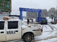 赤壁城管：多部门联动，积极应对雨雪冰冻天