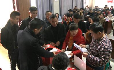 新春提新房 心里乐开怀