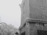 赤壁葛仙山景美 雨凇树挂天色诡