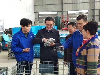 方高文深入赤壁市工业企业进行调研
