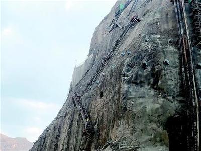 打造“国之重器”，建设世界第七大水电站———两千名湖北人鏖战绝壁山谷