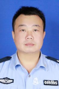 赤壁市公安局陆水湖派出所　所长    曾治国 