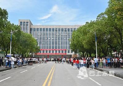 使暗劲 出实招 赤壁扎实推进教育高质量发展