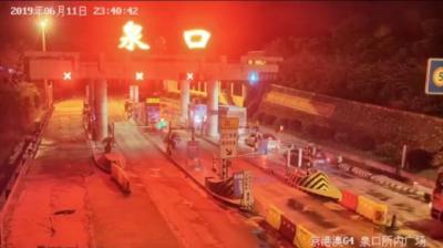 【抖音】贩毒嫌疑人绝望的叫声，愿一线民警每次都能平安归来