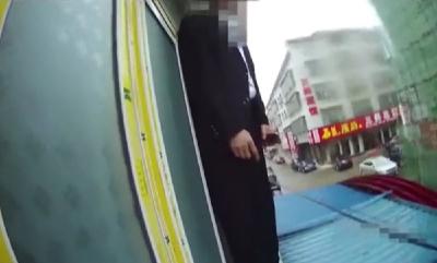 【抖音】赤壁司机上演年度大戏，醉酒、撞车、逃跑、跳楼...